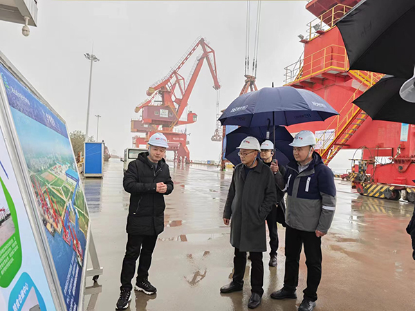 657d9483f096c.jpg 荊州港調(diào)研.jpg